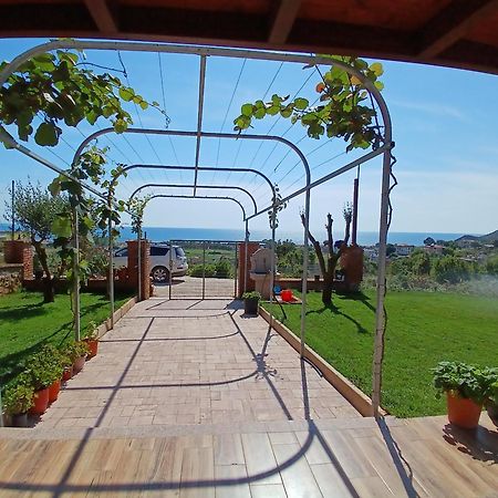 Sol Apartments Gjiri Lalzit Драч Екстериор снимка