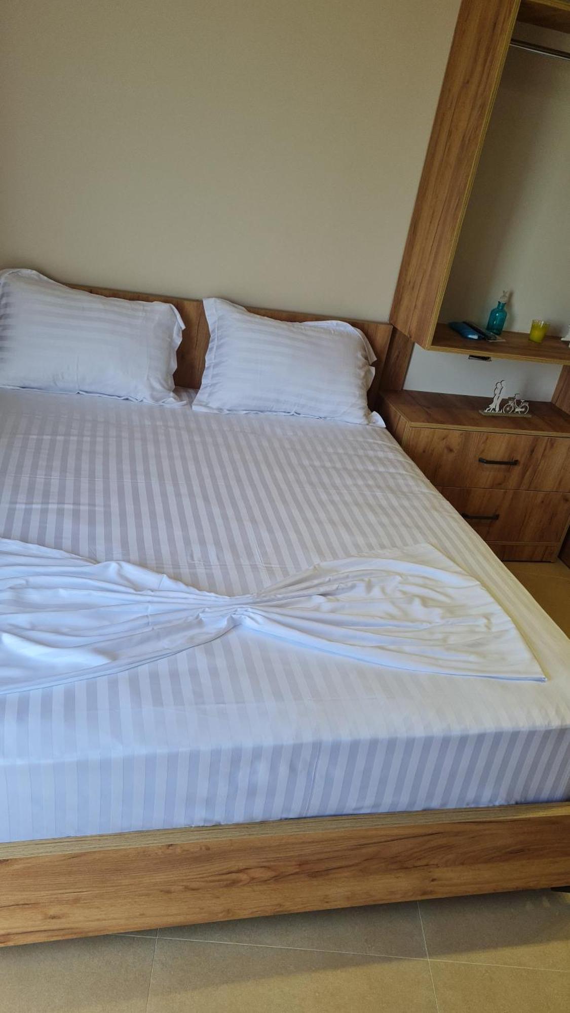 Sol Apartments Gjiri Lalzit Драч Екстериор снимка