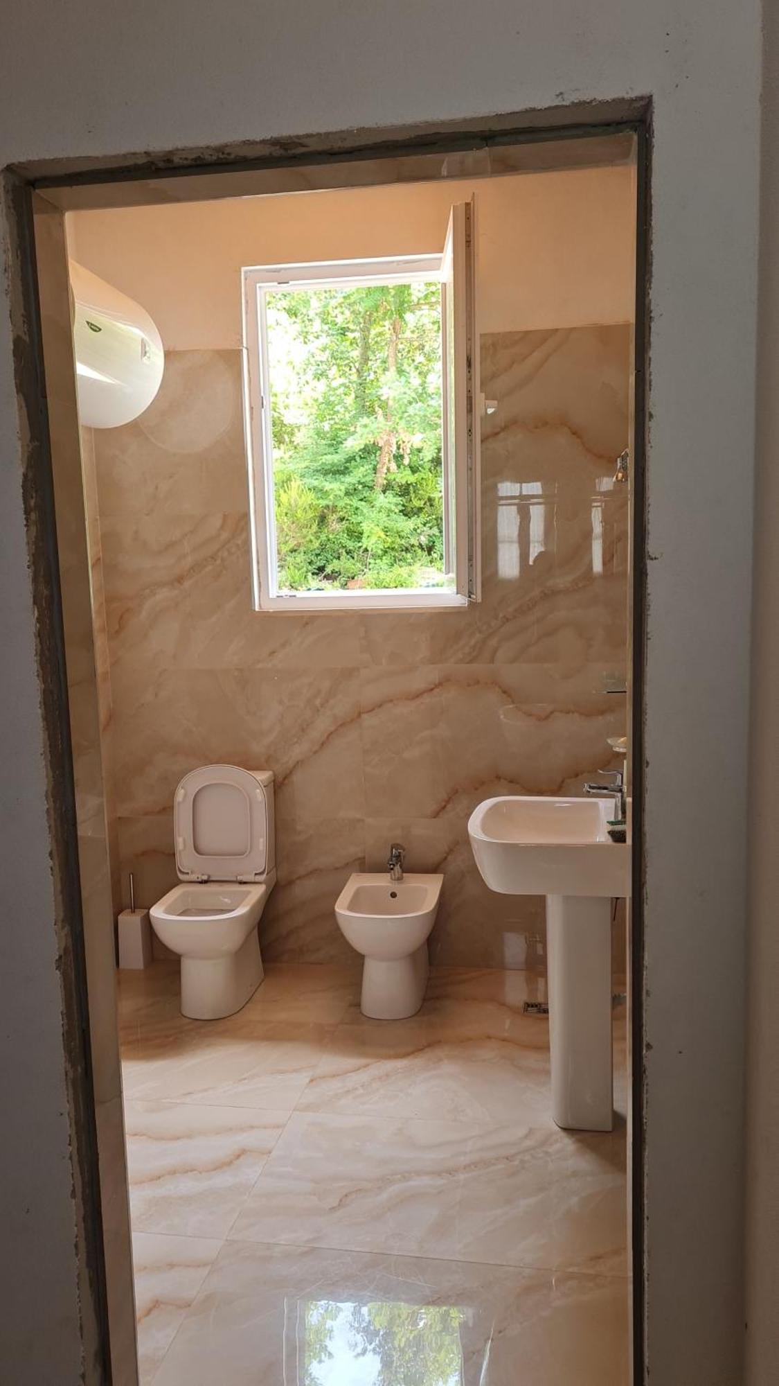 Sol Apartments Gjiri Lalzit Драч Екстериор снимка