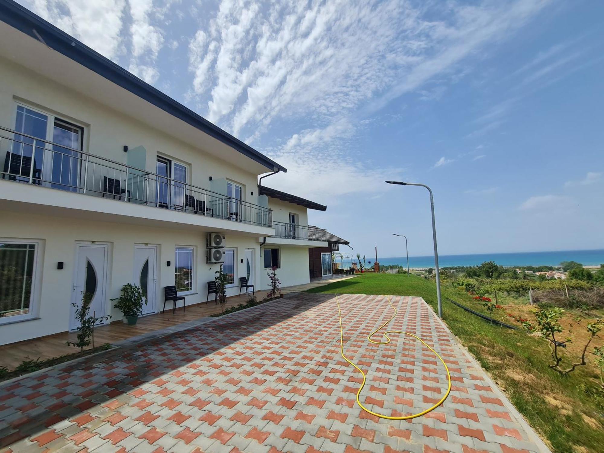 Sol Apartments Gjiri Lalzit Драч Екстериор снимка