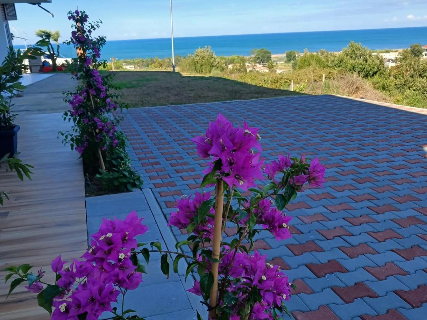 Sol Apartments Gjiri Lalzit Драч Екстериор снимка